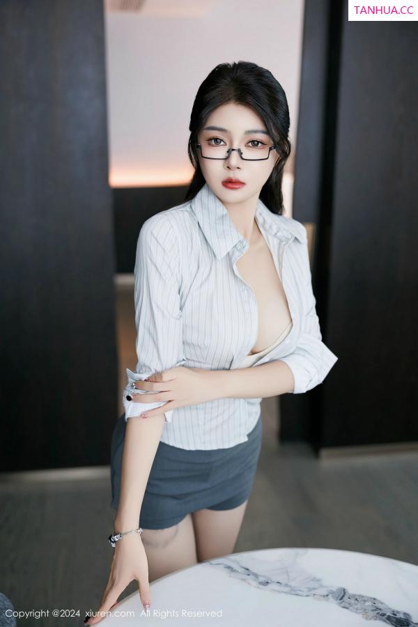 凯竹Vision 萌尤星凯竹 [XiuRen]高清写真图 2024.12.17 No.9611 凯竹Quinn 黑丝美腿第33张图片